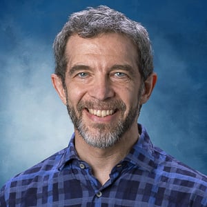 headshot of Noam Izenberg