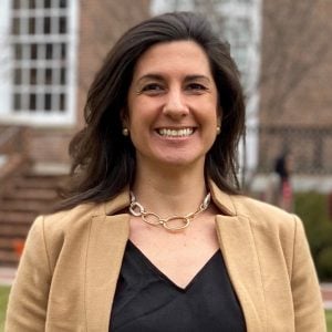 headshot of Mitra Taheri